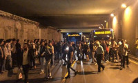 Zincirlikuyu'da gece yarısı metrobüs protestosu