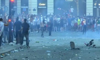  Paris'te şampiyonluk kutlamaları çatışmalara dönüştü