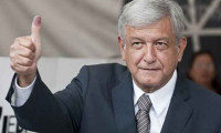 Meksika Devlet Başkanı kendi maaşını düşürüyor