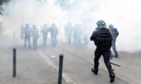 Fransa'da sokak çatışmaları sürüyor!