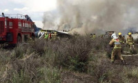Meksika'da içinde 101 kişi bulunan uçak düştü