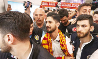 Galatasaray'ın yeni yıldızı Emre Akbaba İstanbul'da
