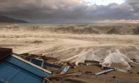 5 metrelik dev dalgalar Fethiye'yi vurdu