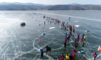  Çin: Buz tutmuş gölde maraton koştular