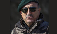 Çavuşoğlu'ndan Mehmetçik'e üniformalı moral fotoğrafı