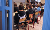Fransa’da lise öğrencilerine hipnoz ile İngilizce dersi