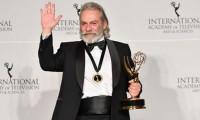 Haluk Bilginer'e Uluslararası Emmy Ödülü