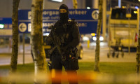 Hollanda'da bıçaklı saldırı: Yaralılar var