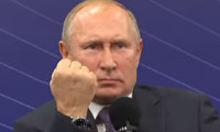 Kremlin açıkladı! Putin'in o yumruğu ne anlama geliyor