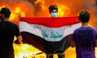 Bağdat'ta Başbakanlığa yürüyenlere ateş açıldı: En az 4 ölü