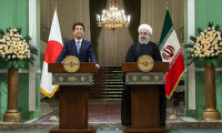 Ruhani, Japonya'da Abe ile bir araya geldi