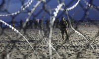 ABD Meksika sınırına 3 bin 500 asker daha gönderiyor