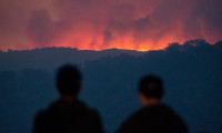 Orman yangını, binlerce kişiyi tahliye edildi