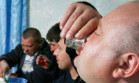Rusya'da erkeklerin yüzde 70'i alkolden ölüyor