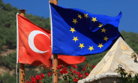Türkiye ile müzakerelerin askıya alınması tasarısı AP komisyonundan geçti