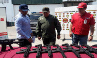 Venezuela'da ABD silahları ele geçirildi