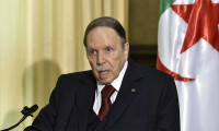 Cezayir'de ordu Buteflika'nın istifasını istedi