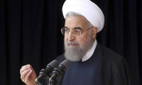 Ruhani: Sosyal medya yasağı İran'ı geri bırakıyor