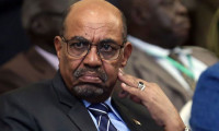 Sudan Devlet Başkanı Beşir görevi bıraktı