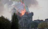 Paris'te Notre Dame Katedrali'nde yangın 