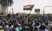 Suudi Arabistan ve BAE'den Sudan'a 3 milyar dolarlık yardım