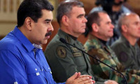  Maduro: Bu darbe girişimi cezasız kalmayacak