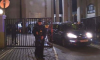 Londra'da camiye silahlı saldırı girişimi