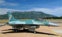 Endonezya'da insanları sahura savaş uçakları kaldıracak