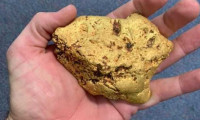 Dedektörle 1.4 kilo altın buldu  