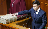Ukrayna Cumhurbaşkanı Zelenskiy parlamentoyu feshetti