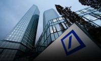Deutsche Bank'ın hisselerinde tarihi düşüş