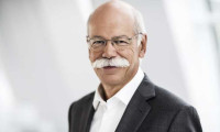 Daimler'in CEO'su emekli olunca hisseleri düştü