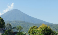Agung Yanardağı'nda patlama