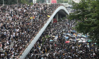 Çin'e iadeye karşı Hong Kong'da hükümet binaları kuşatıldı
