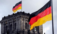 Almanya'da aşırı sağcılara silah sağlayan 4 polis tutuklandı