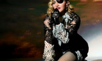 Madonna'dan bireysel silahlanmayı eleştiren video