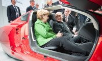 Merkel: Karbon salınım fiyatları teşvik edici olmalı