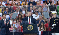 Trump'tan 4 Temmuz kutlamalarında gövde gösterisi