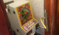 Kahvehane tuvaletinde kumar makinesi ele geçirildi
