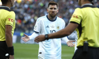 Messi'ye 3 ay futboldan men cezası verildi
