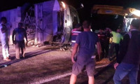 Antalya'da tur otobüsü şarampole yuvarlandı: 1 ölü 28 yaralı