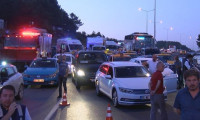 Hafriyat kamyonu devrildi, İstanbul Havalimanı yolu trafiğe kapandı