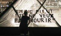 Emine Bulut ünlü müze Louvre'da