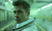 Brad Pitt, uzaydaki astronot ile röportaj yaptı