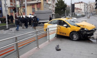 Güngören'de trafik kazası, tramvay seferleri aksıyor
