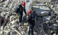 Deprem soruşturmaları başladı; bakanlığın raporları bekleniyor