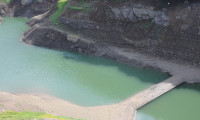 Kocaeli'deki barajda su seviyesi düştü, köprü ortaya çıktı