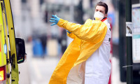 Hastaları maskesiz muayene etti, 100'den fazla kişiye korona virüs bulaştırdı