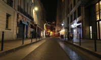 Fransa'da gece sokağa çıkma yasağı başladı