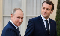 Putin ve Macron Fransa’daki terör saldırılarını konuştu